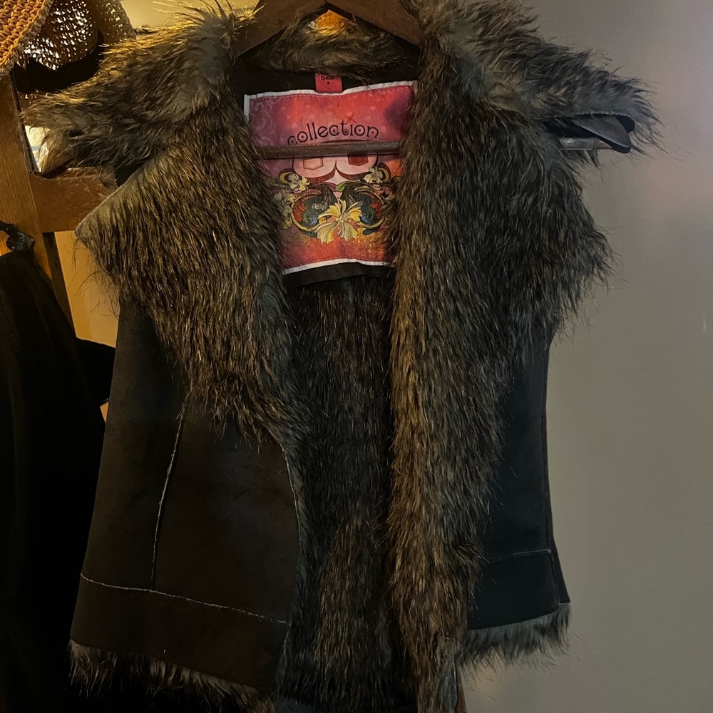 Ladies faux suede fur vest like new!